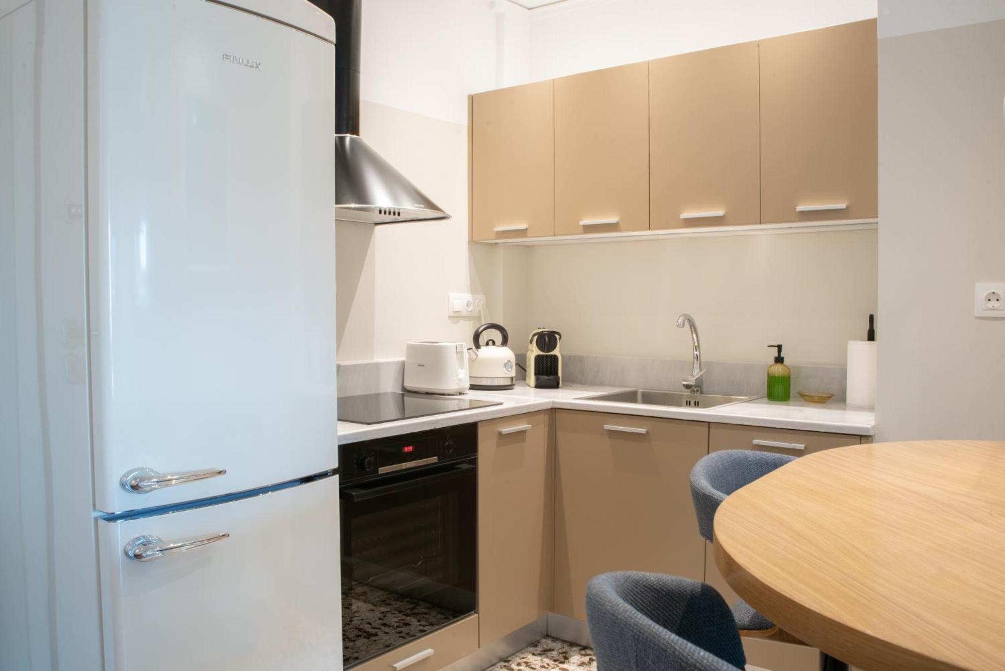 Apartamento Stunning Acropolis View - 500M Metro - At Historical Center Atenas Exterior foto